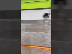 Hochgeschwindigkeitsmaschine zur Herstellung von Wickeln aus Kunststoff