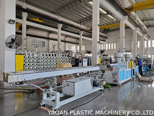 Garten-Schlauch Plastik-PVC-Rohr-Verdrängungs-Maschine PLC 120kw 150mm