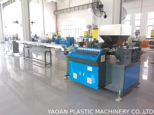 AF-55MM 3 Farbe-pp. PVC-PET Rattan-Verdrängungs-Maschine, Plastikrattan, das Maschine herstellt